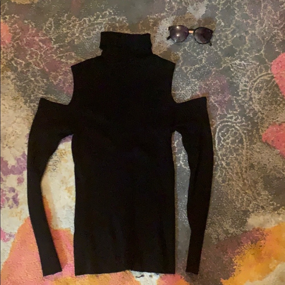 Cold shoulder turtleneck